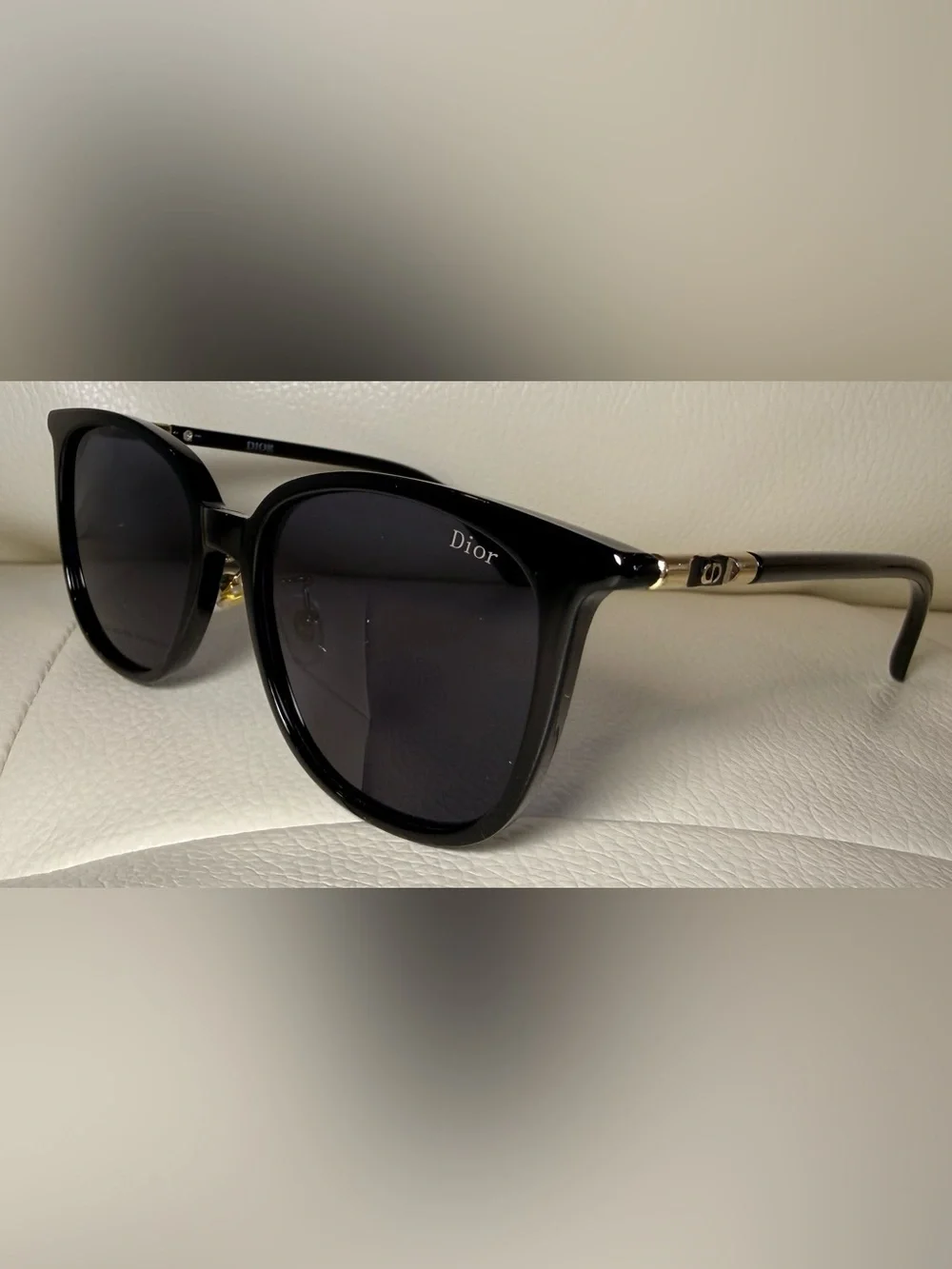 Classic Black Women's Sunglasses - Polarized Fashion Shades